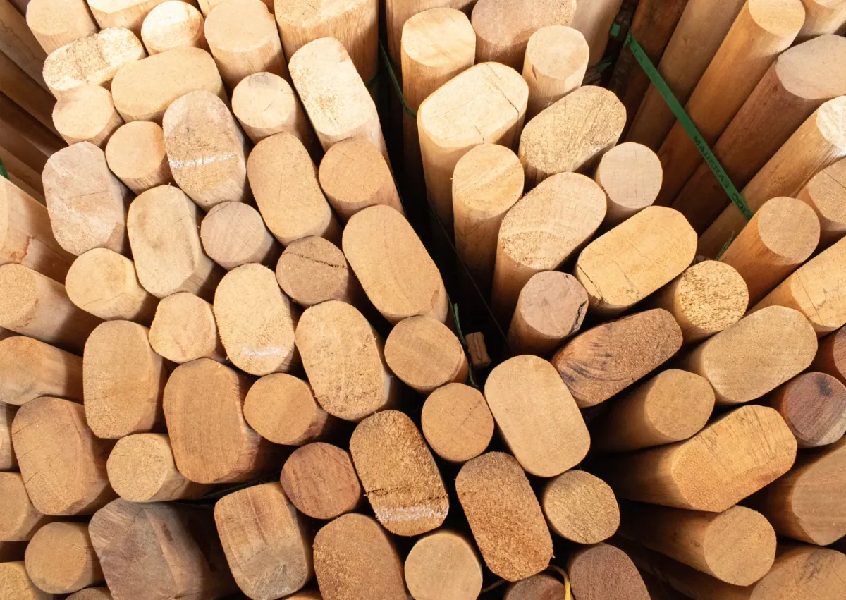 Extremos de cabos de madera para herramientas